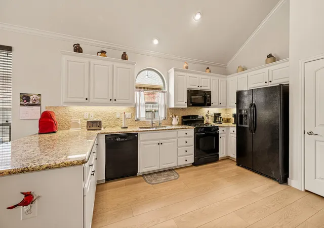 Photo 2 of Single family home for sale at 529 Branding Iron Trl, Fort Worth, TX 76131 | MLS# 21391261 | Listing updated on 2026-10-01