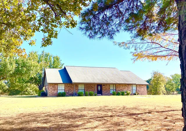Photo 1 of Single family home for sale at 22718 Us Hwy 69 N, Mineola, TX 75773 | MLS# 21400130 | Listing updated on 2026-10-01