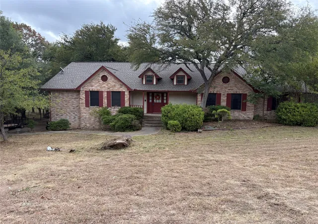 Photo 3 of Single family home for sale at 201 Squaw Crk Rd, Willow Park, TX 76087 | MLS# 21398286 | Listing updated on 2026-10-09