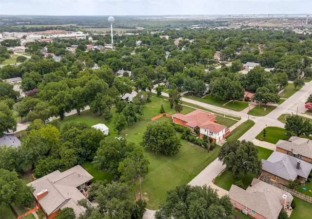 Photo 3 of Single family home for sale at 618 W 5th Street, Justin, TX 76247 | MLS# 21399699 | Listing updated on 2026-10-07