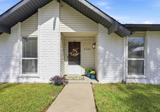 Photo 3 of Single family home for sale at 5720 Truitt St, The Colony, TX 75056 | MLS# 21400143 | Listing updated on 2026-10-04