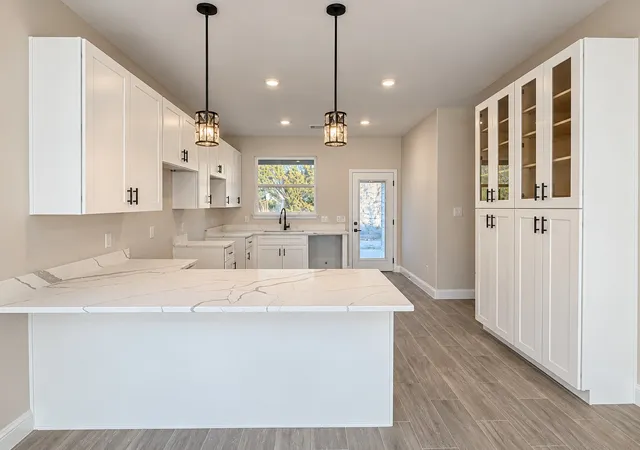 Photo 2 of Single family home for sale at 5206 Stoneridge Dr, Granbury, TX 76048 | MLS# 21380278 | Listing updated on 2026-10-01