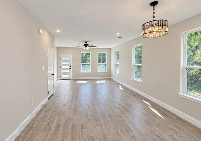 Photo 3 of Single family home for sale at 5206 Stoneridge Dr, Granbury, TX 76048 | MLS# 21380278 | Listing updated on 2026-10-01