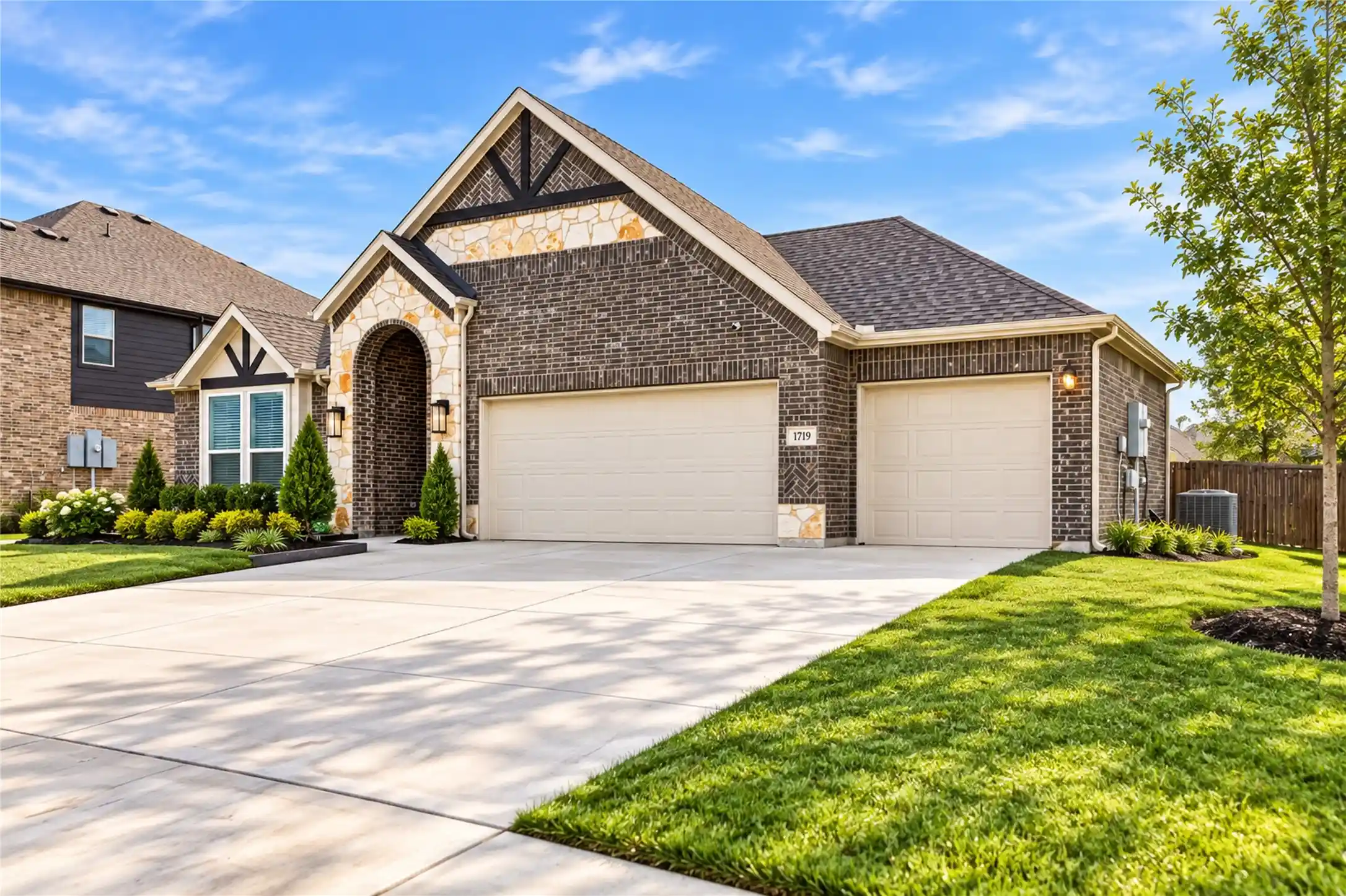 Photo 1 of Single family home for sale at 1719 Newport Ln, Cedar Hill, TX 75104 | MLS# 21394223 | Listing updated on 2026-10-28