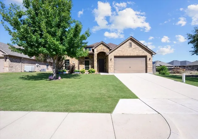 Photo 2 of Single family home for sale at 537 Zachary Dr, Weatherford, TX 76087 | MLS# 21393865 | Listing updated on 2026-10-08