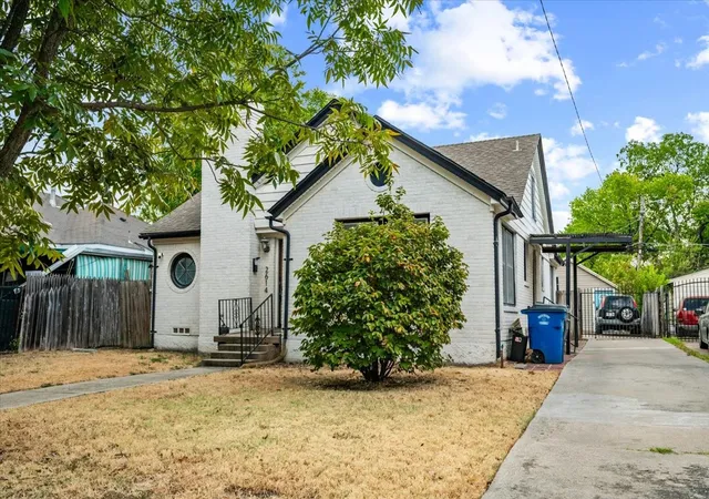Photo 3 of Single family home for sale at 2614 Roanoke Ave, Dallas, TX 75235 | MLS# 21384401 | Listing updated on 2026-10-05