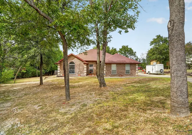 Photo 2 of Single family home for sale at 6608 Silver Oak Ln, Fort Worth, TX 76135 | MLS# 21399999 | Listing updated on 2026-10-10