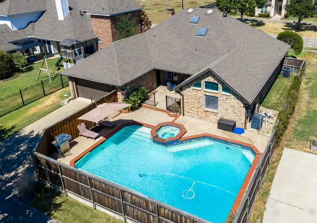 Photo 2 of Single family home for sale at 3214 Suzanne Dr, Rowlett, TX 75088 | MLS# 21400316 | Listing updated on 2026-10-01