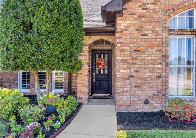 Photo 3 of Single family home for sale at 3214 Suzanne Dr, Rowlett, TX 75088 | MLS# 21400316 | Listing updated on 2026-10-01