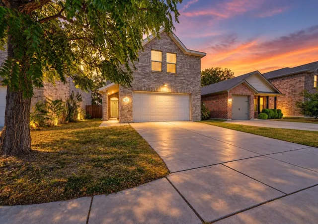Photo 1 of Single family home for sale at 765 River Hl Ln, Fort Worth, TX 76114 | MLS# 21391413 | Listing updated on 2026-10-30
