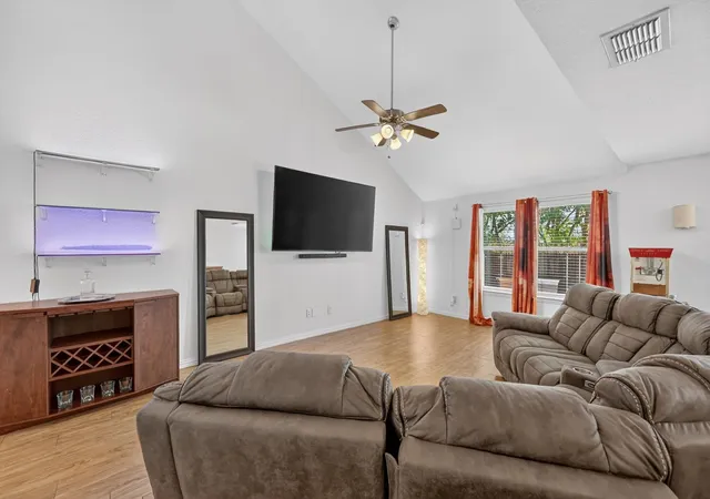 Photo 3 of Single family home for sale at 765 River Hl Ln, Fort Worth, TX 76114 | MLS# 21391413 | Listing updated on 2026-10-30