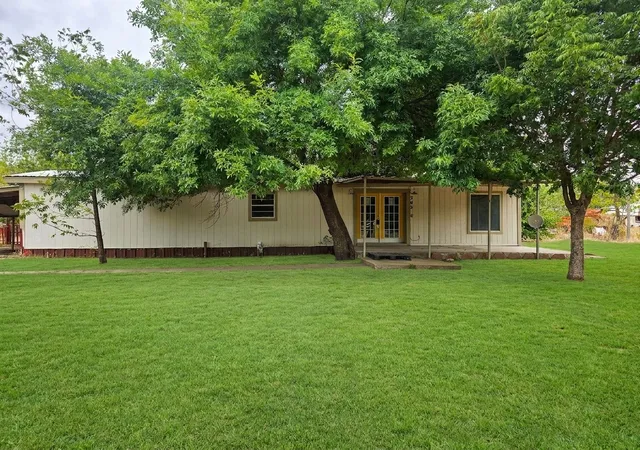 Single family home for sale at 505 Railroad Ave, Graford, TX 76449 | MLS# 21400283