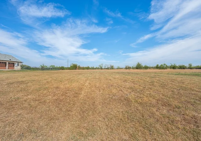 Photo 3 of Land for sale at 1104 Estate Dr, Ennis, TX 75119 | MLS# 21398118 | Listing updated on 2026-10-01