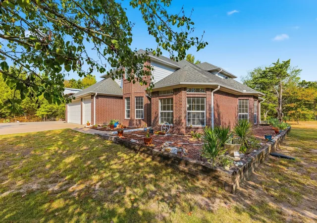 Photo 3 of Single family home for sale at 399 County Rd 4101, Greenville, TX 75401 | MLS# 21398898 | Listing updated on 2026-10-01