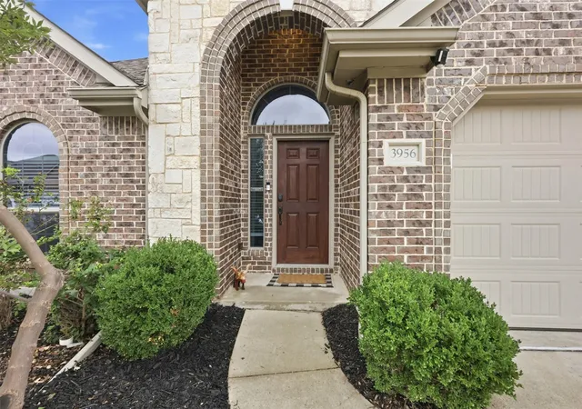 Photo 2 of Single family home for sale at 3956 Holw Lake, Fort Worth, TX 76262 | MLS# 21400379 | Listing updated on 2026-10-10