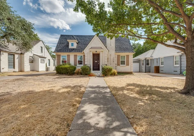 Photo 1 of Single family home for sale at 5716 Winton St, Dallas, TX 75206 | MLS# 21399404 | Listing updated on 2026-10-01