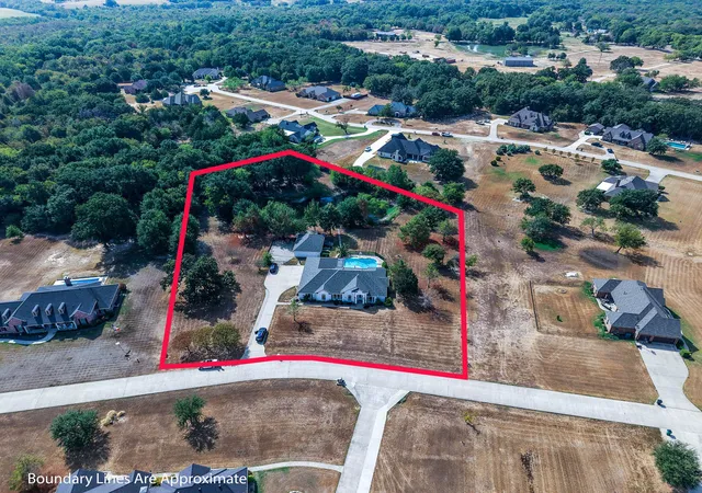 Photo 3 of Single family home for sale at 4000 Meadow View Cir, Kaufman, TX 75142 | MLS# 21394203 | Listing updated on 2026-10-01