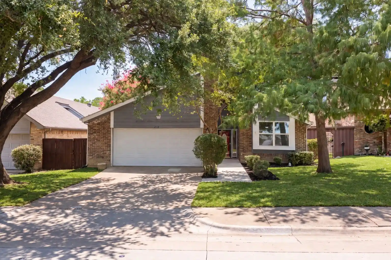 Photo 1 of Single family home for sale at 2713 Belmeade Dr, Carrollton, TX 75006 | MLS# 21396210 | Listing updated on 2026-10-12