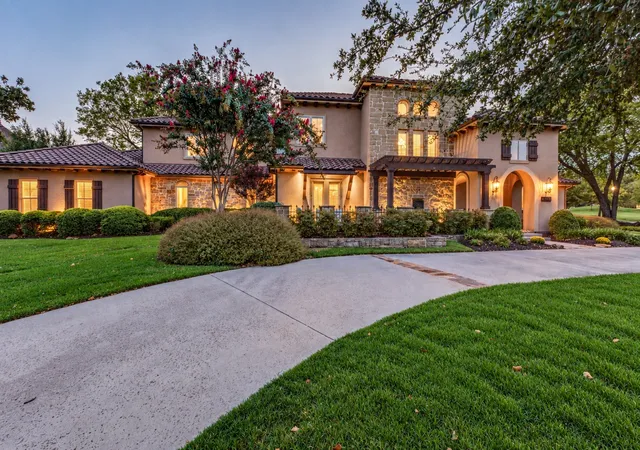 Photo 1 of Mansion for sale at 2101 Palomar Trl, Southlake, TX 76092 | MLS# 21398475 | Listing updated on 2026-10-06