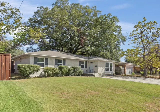 Photo 2 of Single family home for sale at 9255 Palisade Dr, Dallas, TX 75217 | MLS# 21399443 | Listing updated on 2026-10-01