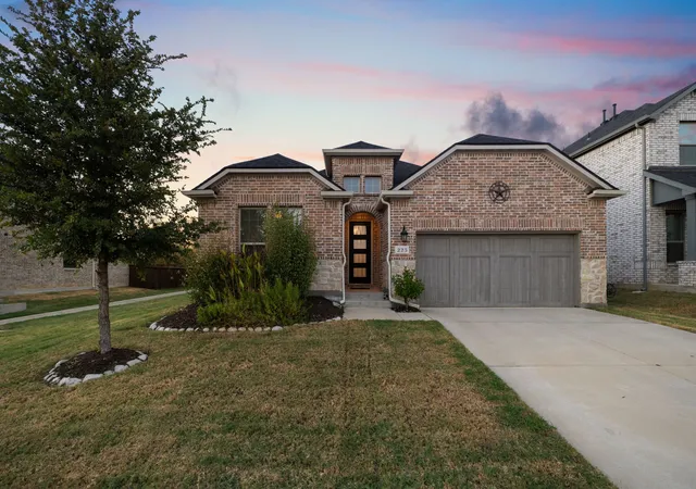 Photo 3 of Single family home for sale at 225 Fulton St, Little Elm, TX 75068 | MLS# 21400242 | Listing updated on 2026-10-08