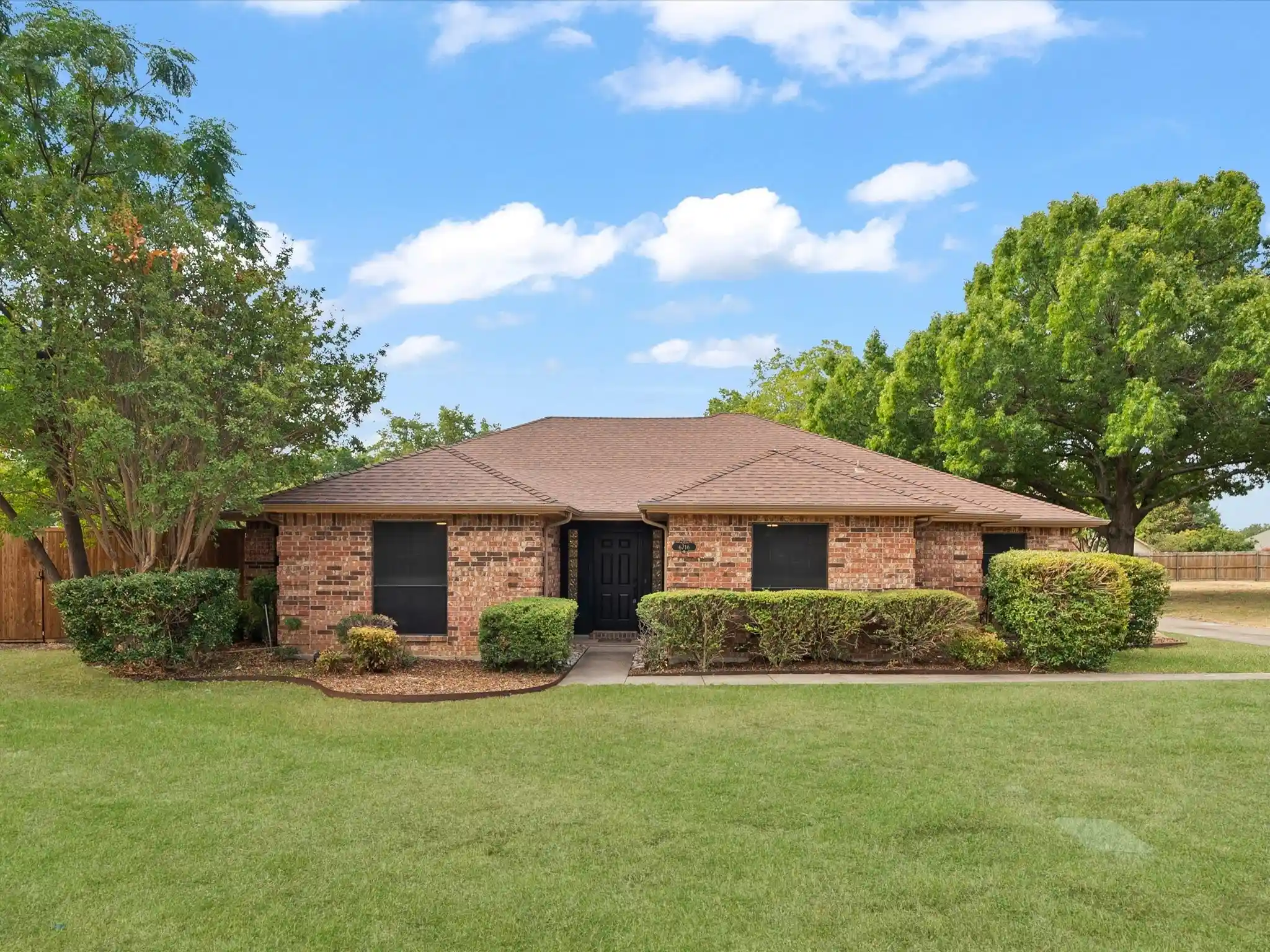 Single family home for sale at 6716 Gold Dust Trl, Dallas, TX 75252 | MLS# 21400429