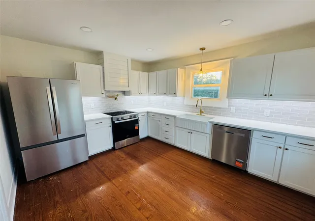 Photo 3 of Sale Pending at 1100 E Coke St, Hamilton, TX 76531 | MLS# 21400093 | Listing updated on 2026-10-05