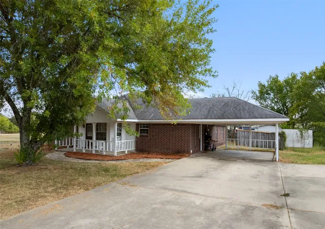 Photo 2 of Single family home for sale at 26 Cr 2045, Mount Vernon, TX 75457 | MLS# 21399019 | Listing updated on 2026-10-01