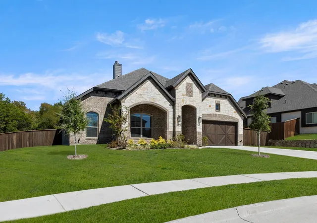 Photo 2 of Single family home for sale at 5205 Rutherford Dr, Midlothian, TX 76065 | MLS# 21400440 | Listing updated on 2026-10-08