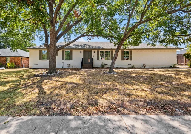 Photo 1 of Single family home for sale at 2914 Barnes Brg Rd, Dallas, TX 75228 | MLS# 21391958 | Listing updated on 2026-10-01