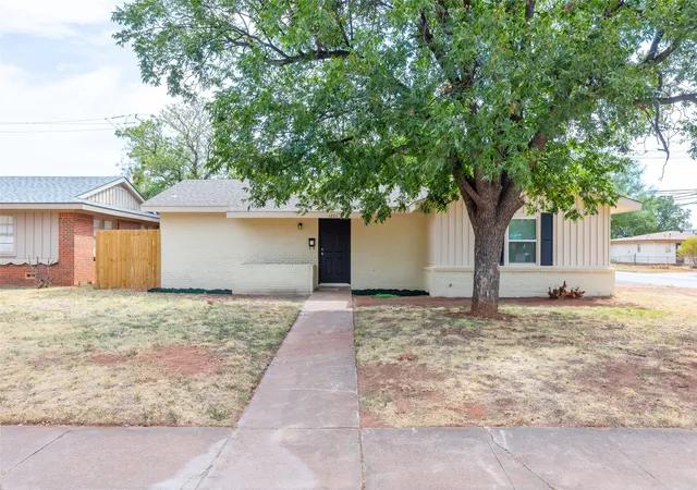 Photo 1 of Single family home for sale at 1201 Westview Dr, Abilene, TX 79603 | MLS# 21399282 | Listing updated on 2026-10-05