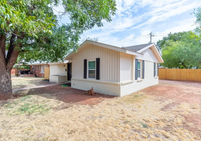 Photo 2 of Single family home for sale at 1201 Westview Dr, Abilene, TX 79603 | MLS# 21399282 | Listing updated on 2026-10-05