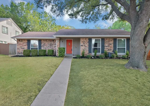 Photo 1 of Single family home for sale at 5 Merrie Cir, Richardson, TX 75081 | MLS# 21400435 | Listing updated on 2026-10-01