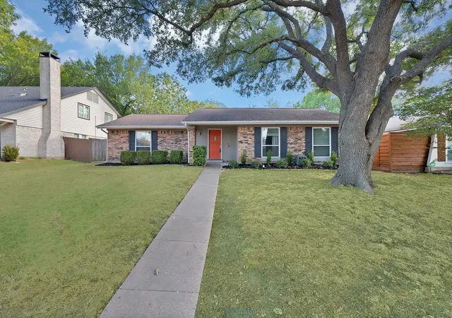 Photo 2 of Single family home for sale at 5 Merrie Cir, Richardson, TX 75081 | MLS# 21400435 | Listing updated on 2026-10-01