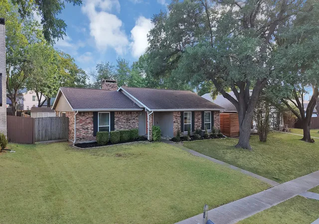Photo 3 of Single family home for sale at 5 Merrie Cir, Richardson, TX 75081 | MLS# 21400435 | Listing updated on 2026-10-01