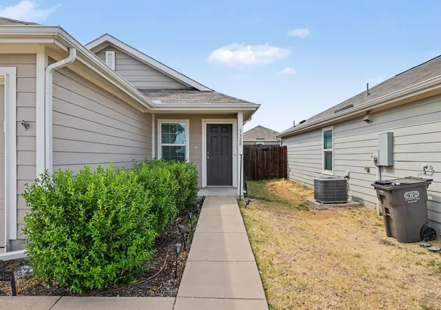 Photo 3 of Single family home for sale at 5320 Vinebrook Way, Princeton, TX 75407 | MLS# 21380097 | Listing updated on 2026-10-04
