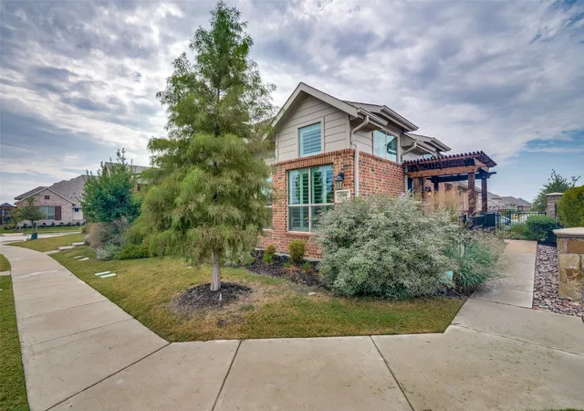 Photo 1 of Single family home for sale at 500 Oakridge Dr, Wylie, TX 75098 | MLS# 21399858 | Listing updated on 2026-10-04