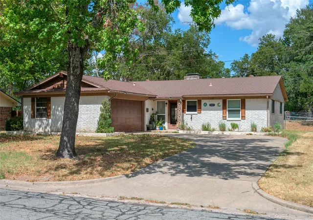 Photo 1 of Single family home for sale at 503 Wes Michael Rd, Bonham, TX 75418 | MLS# 21392931 | Listing updated on 2026-10-01