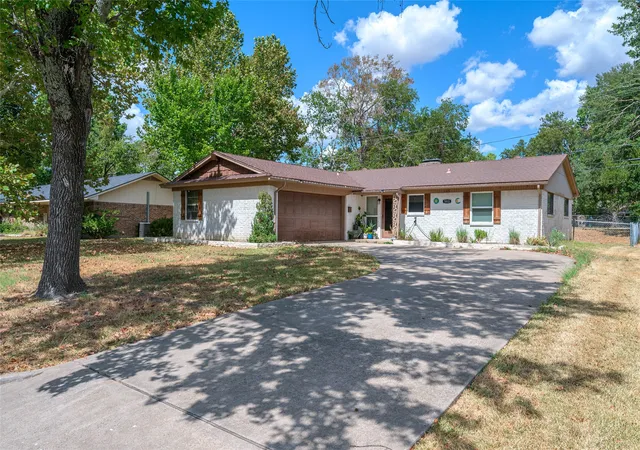 Photo 3 of Single family home for sale at 503 Wes Michael Rd, Bonham, TX 75418 | MLS# 21392931 | Listing updated on 2026-10-01