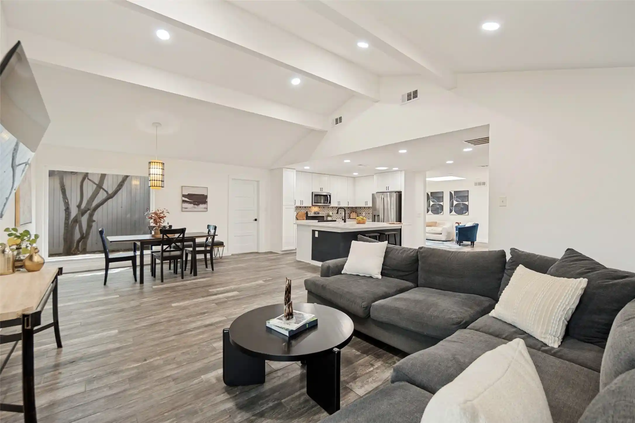 Photo 1 of Single family home for sale at 9038 Flicker Ln, Dallas, TX 75238 | MLS# 21393401 | Listing updated on 2026-10-24