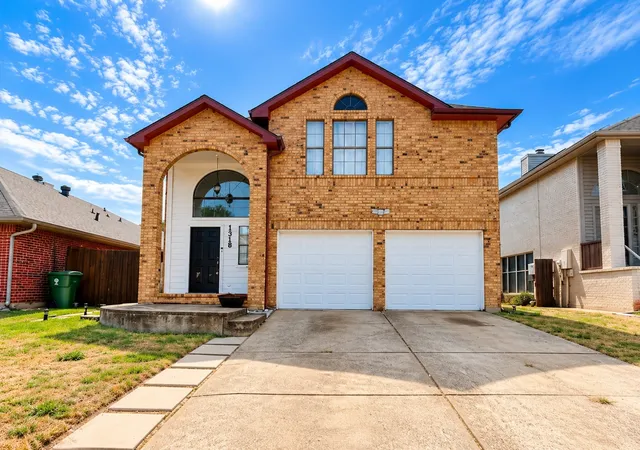 Photo 2 of Single family home for sale at 1318 Jasmine Dr, Lewisville, TX 75077 | MLS# 21400579 | Listing updated on 2026-10-05