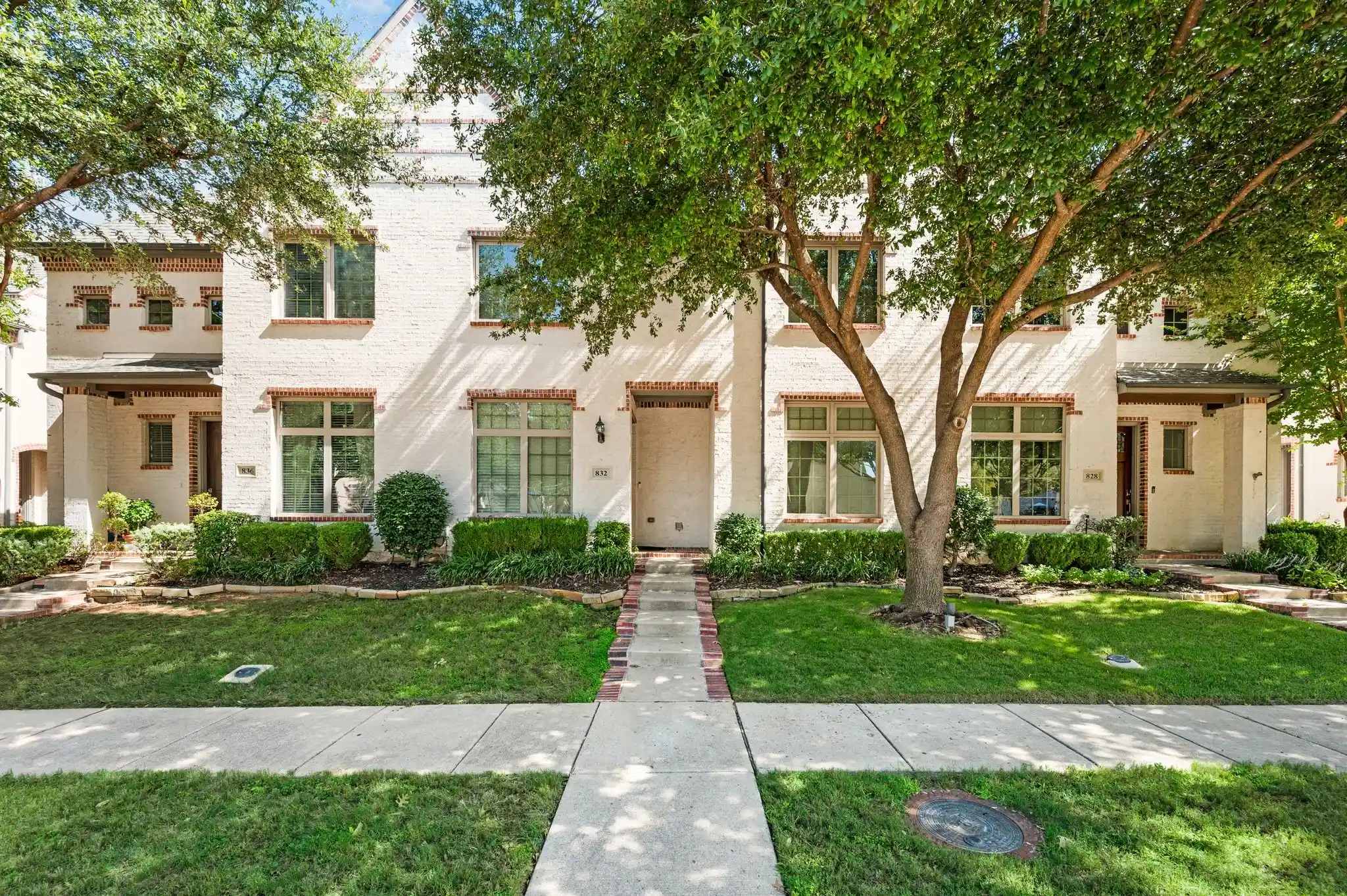 Photo 1 of Townhouse for sale at 832 Lake Vista Pl, Coppell, TX 75019 | MLS# 21397902 | Listing updated on 2026-10-24