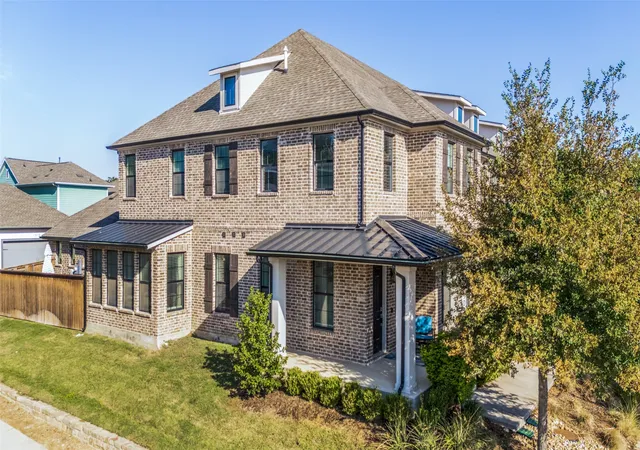 Townhouse for sale at 1507 Jackson St, Carrollton, TX 75006 | MLS# 21374423