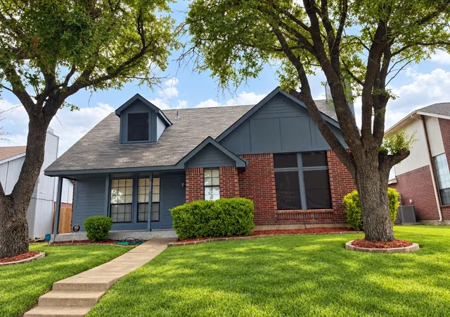 Photo 1 of Single family home for sale at 4028 O B Crowe Dr, Dallas, TX 75227 | MLS# 21400619 | Listing updated on 2026-10-01