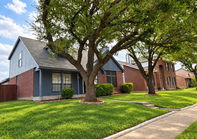 Photo 3 of Single family home for sale at 4028 O B Crowe Dr, Dallas, TX 75227 | MLS# 21400619 | Listing updated on 2026-10-01
