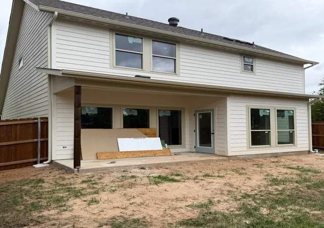 Photo 3 of Single family home for sale at 201 S Cates St, Decatur, TX 76234 | MLS# 21384323 | Listing updated on 2026-10-07