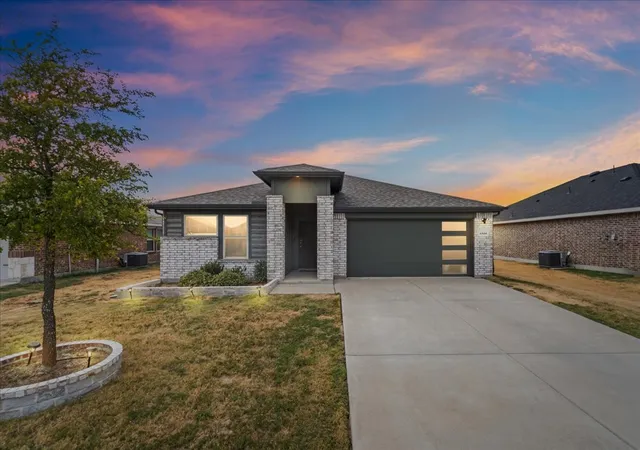 Photo 2 of Single family home for sale at 1320 Community Way, Royse City, TX 75189 | MLS# 21400646 | Listing updated on 2026-10-02