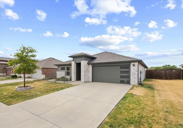 Photo 3 of Single family home for sale at 1320 Community Way, Royse City, TX 75189 | MLS# 21400646 | Listing updated on 2026-10-02