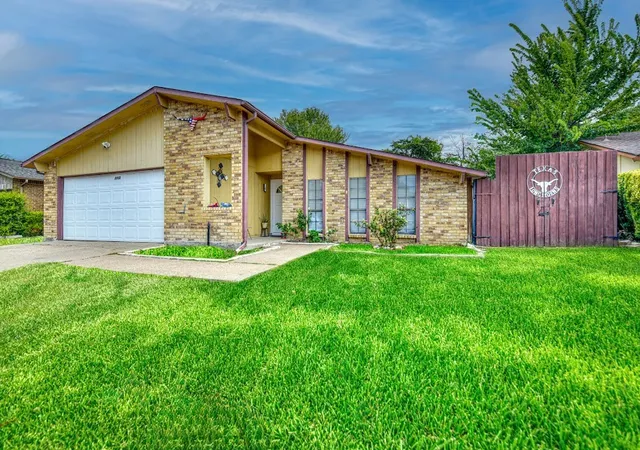 Photo 1 of Single family home for sale at 3205 Weather Vane Ln, Dallas, TX 75228 | MLS# 21400680 | Listing updated on 2026-10-01