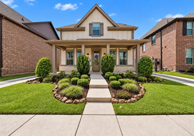 Photo 2 of Single family home for sale at 1909 Temple Hills, Van Alstyne, TX 75495 | MLS# 21391681 | Listing updated on 2026-10-05